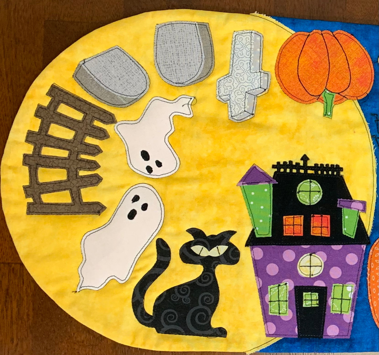 Halloween Table Runner Kit